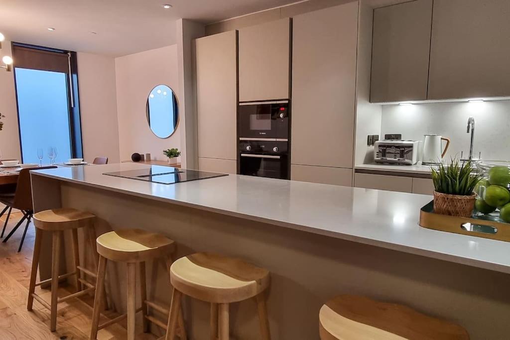 Stunning Luxury Townhouse In Centre Of Manchester Buitenkant foto