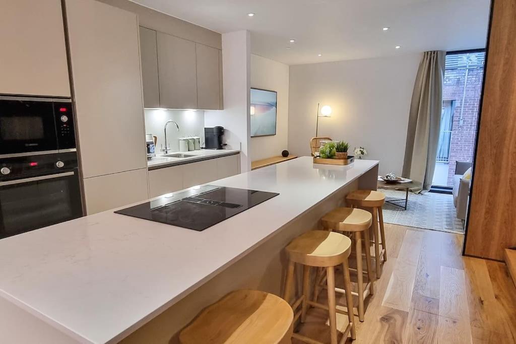 Stunning Luxury Townhouse In Centre Of Manchester Buitenkant foto